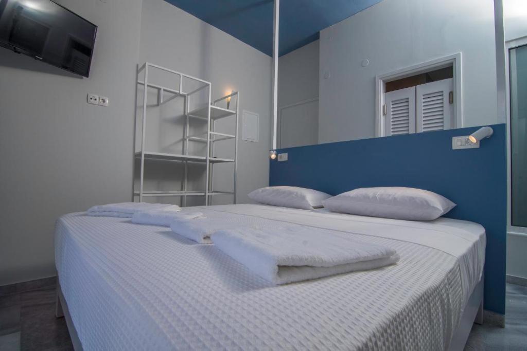 Ocean Dreams Hotel Palaiochora Ngoại thất bức ảnh